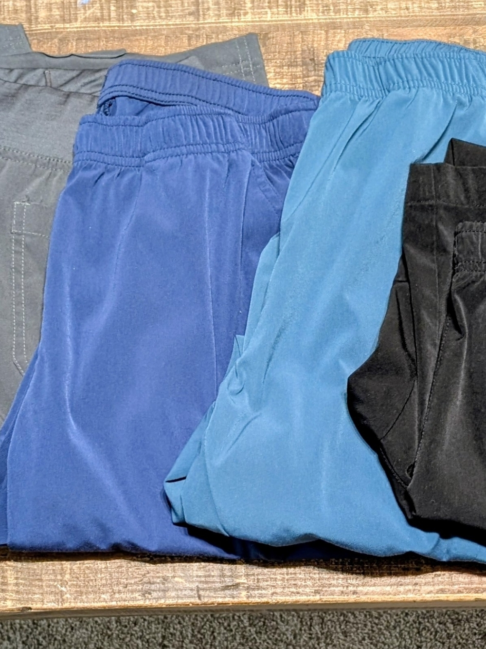 Lot of 9 Medium Scrub Bottoms – Activate, HeartSoul, IRG & Maevn – Excellent Con